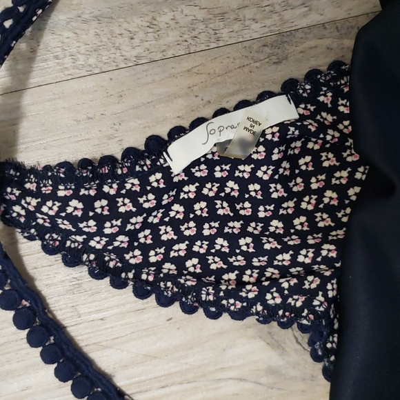 Dress - Picture 4 of 4